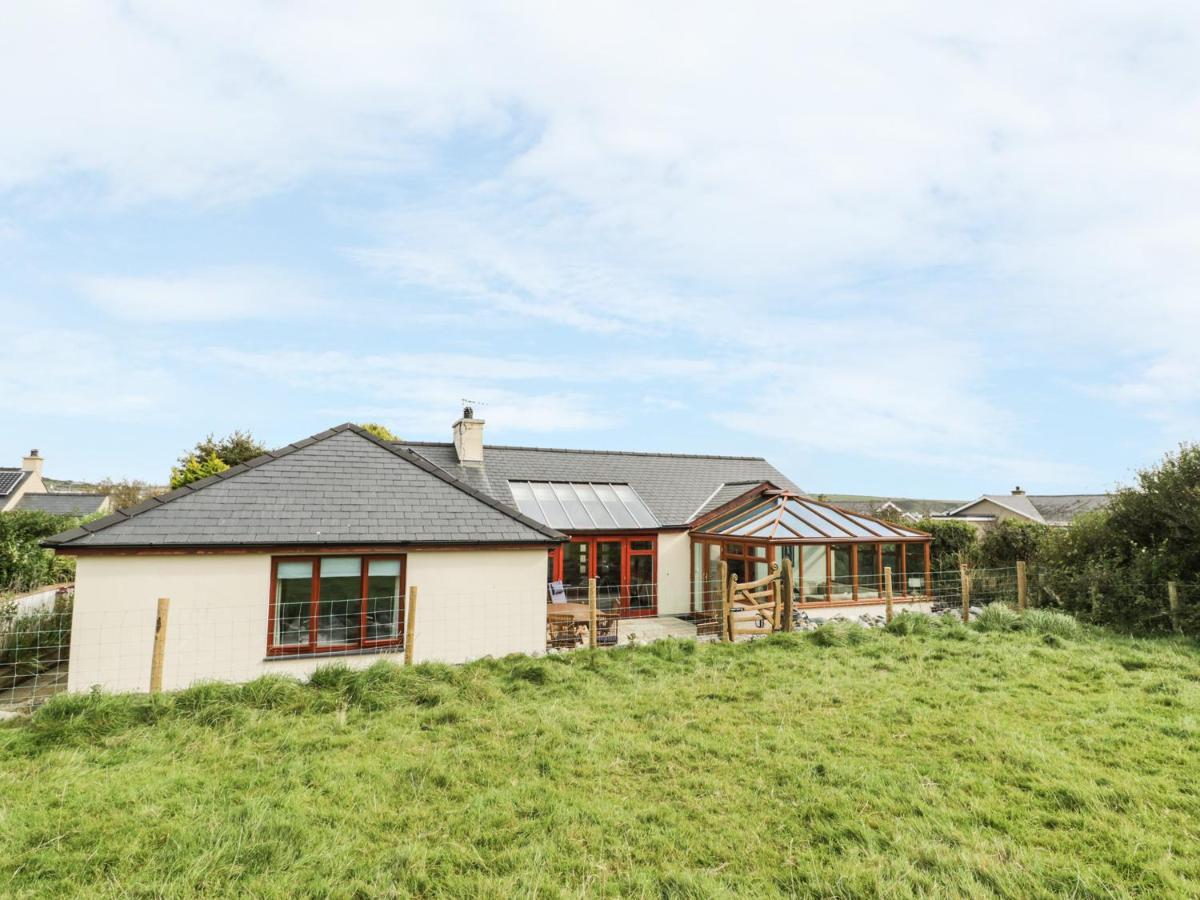 Manaros Cottage อาเบอร์ดารอน ภายนอก รูปภาพ