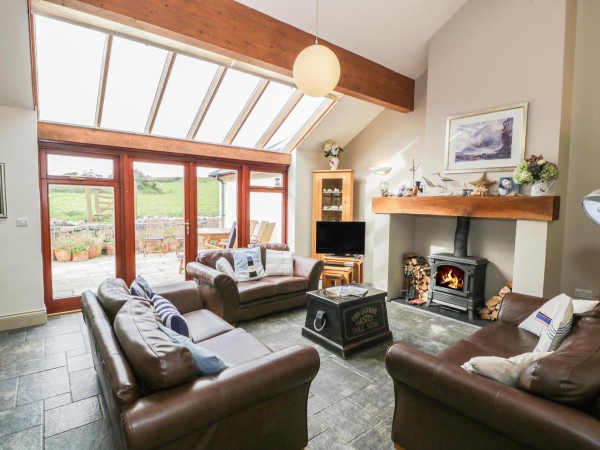 Manaros Cottage อาเบอร์ดารอน ภายนอก รูปภาพ